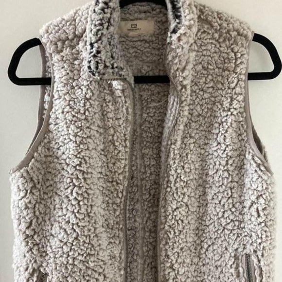 Women's Thread & Supply Grey Fuzzy Vest (S) - Picture 1 of 2